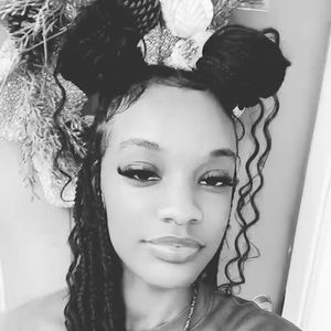 Meet your Posher, Jamira